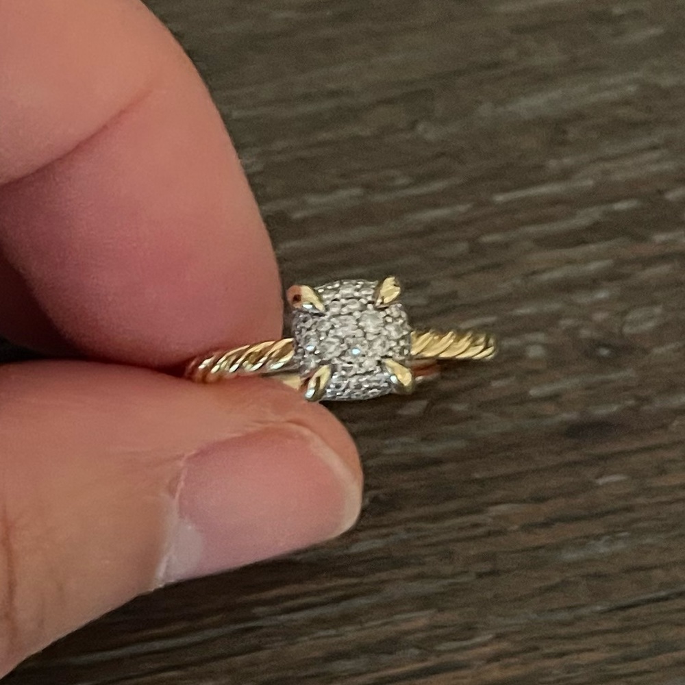 One 18kt Gold Chatelaine David Yurman Diamond Ring